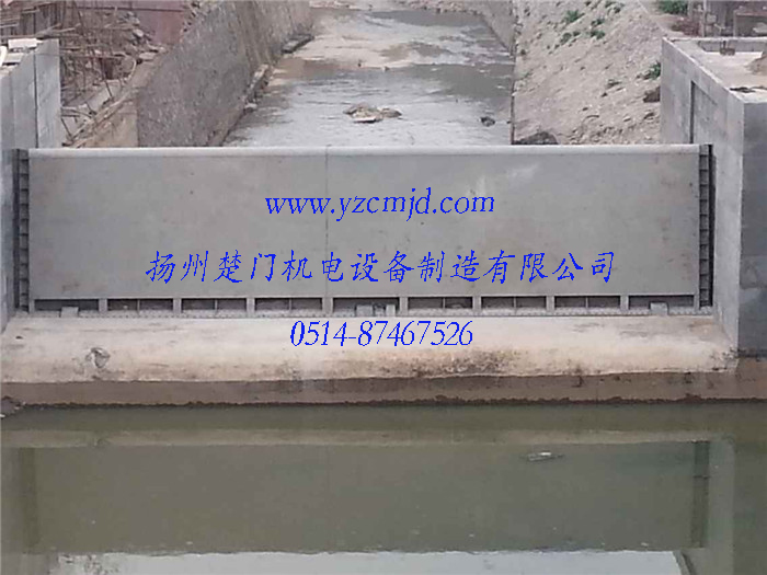 湖北宜昌運(yùn)河14×3.35m鋼壩竣工照